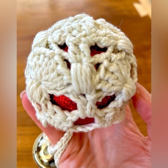 CROCHETED FARMHOUSE CHRISTMAS ORNAMENT - Picture 10 of 12